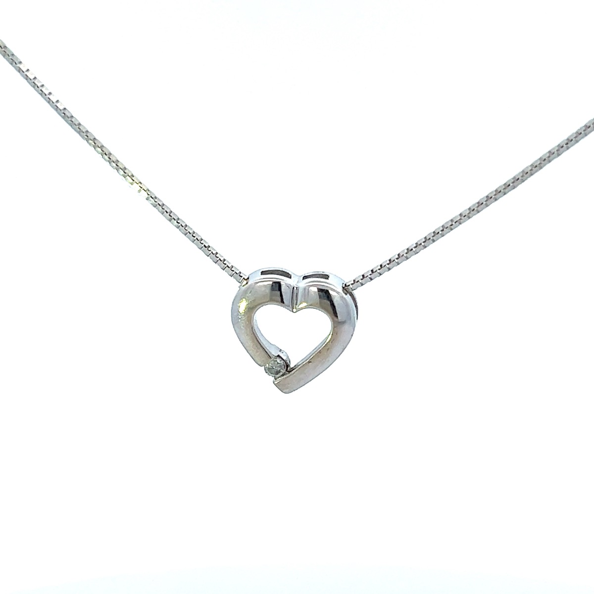 Tues Oct 25 – 10K Solid White Gold Heart Pendant with box chain – $199