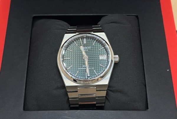 Tissot 1853 Prx Powermatic 80 - 35mm w/ Box, Extra Links, Leather Strap, Rubber Strap, Papers and Warrenty Card
