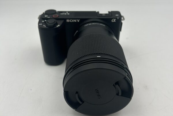 Sony ZV-E10II Mirrorless Camera 26MP w/ Sigma 16mm 1:1.4 Lens